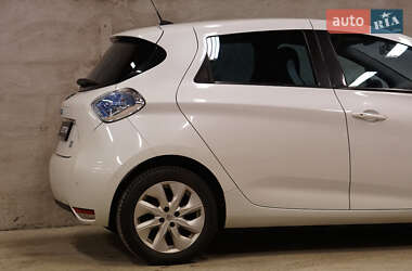 Хэтчбек Renault Zoe 2015 в 