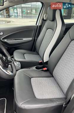 Хэтчбек Renault Zoe 2021 в 