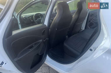Хэтчбек Renault Zoe 2020 в 