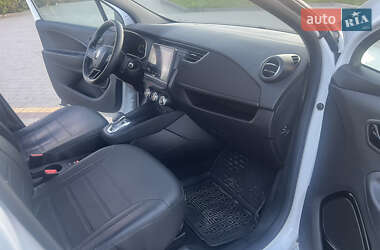 Хэтчбек Renault Zoe 2020 в 