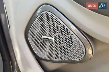 Хетчбек Renault Zoe 2016 в 