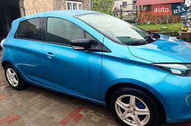 Хэтчбек Renault Zoe 2017 в 