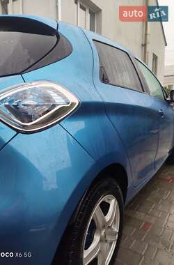 Хэтчбек Renault Zoe 2017 в 