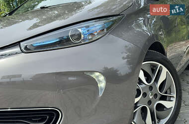Хэтчбек Renault Zoe 2017 в 