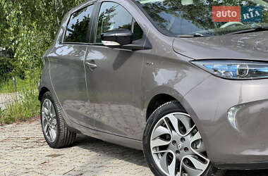 Хэтчбек Renault Zoe 2017 в 