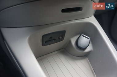 Хетчбек Renault Zoe 2015 в 