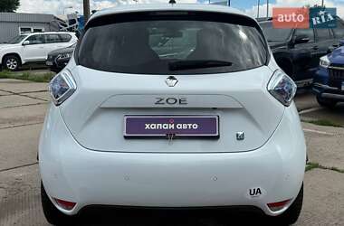 Хэтчбек Renault Zoe 2016 в 