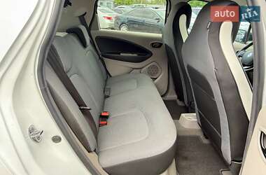 Хэтчбек Renault Zoe 2016 в 