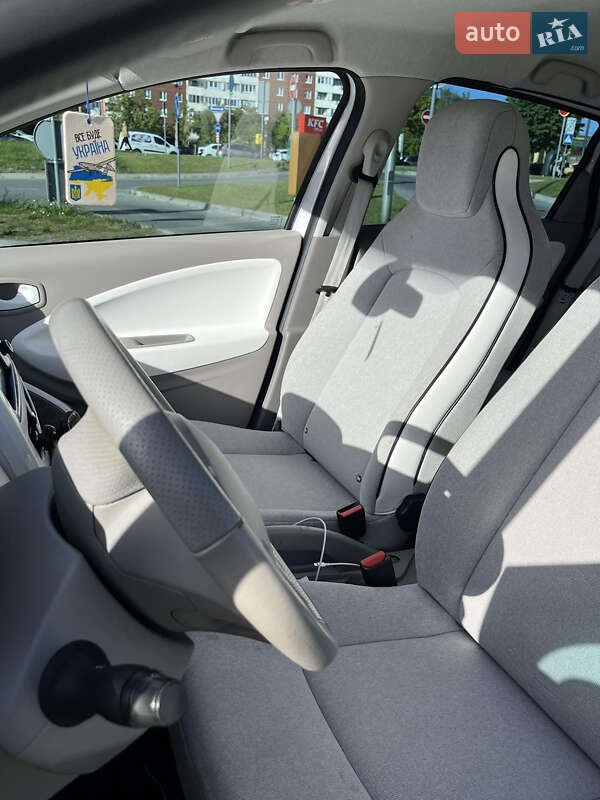 Хэтчбек Renault Zoe 2015 в Львове