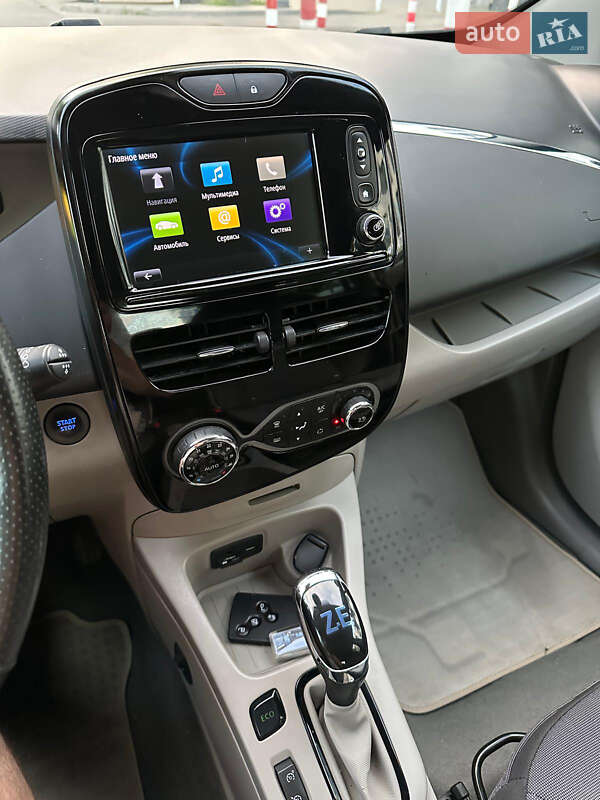 Хэтчбек Renault Zoe 2015 в Киеве