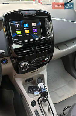 Хэтчбек Renault Zoe 2015 в 