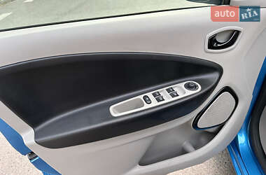 Хэтчбек Renault Zoe 2015 в 