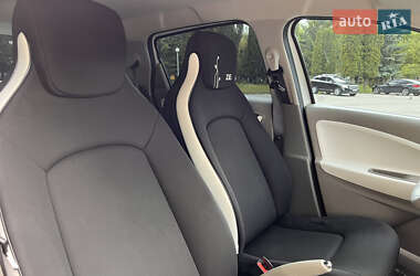 Хэтчбек Renault Zoe 2015 в 