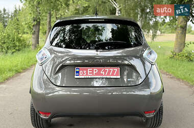 Хэтчбек Renault Zoe 2016 в 