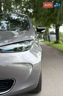 Хэтчбек Renault Zoe 2016 в 