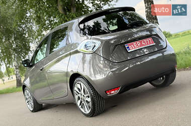 Хэтчбек Renault Zoe 2016 в 