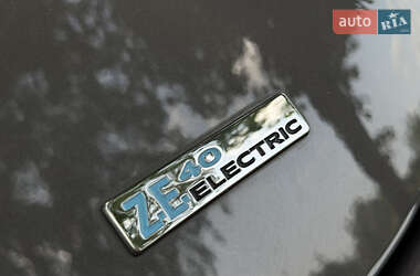 Хэтчбек Renault Zoe 2016 в 