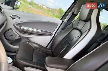 Хэтчбек Renault Zoe 2016 в 