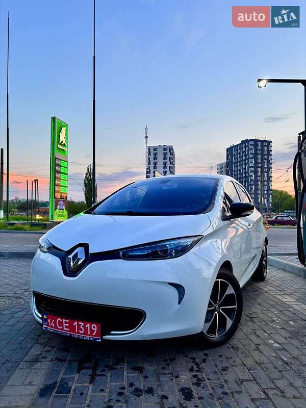 Хэтчбек Renault Zoe 2017 в 