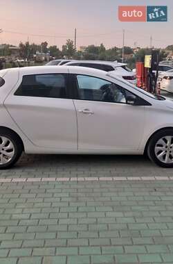 Хэтчбек Renault Zoe 2015 в 