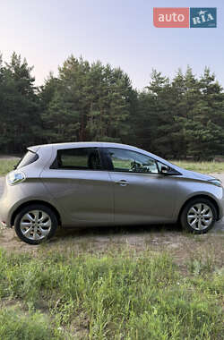 Хетчбек Renault Zoe 2016 в 