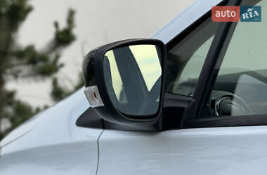 Хэтчбек Renault Zoe 2019 в 