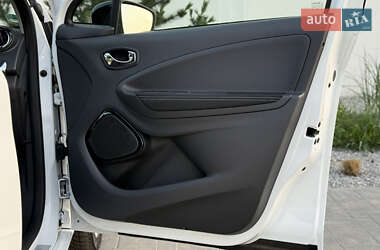 Хэтчбек Renault Zoe 2019 в 