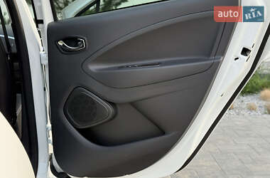 Хэтчбек Renault Zoe 2019 в 