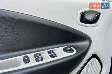 Хэтчбек Renault Zoe 2015 в 