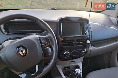 Хэтчбек Renault Zoe 2016 в 