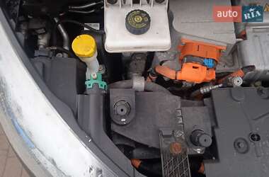 Хэтчбек Renault Zoe 2014 в 