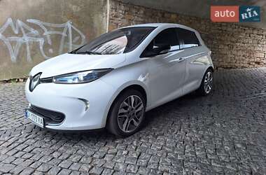 Хэтчбек Renault Zoe 2015 в 