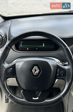 Хэтчбек Renault Zoe 2016 в 