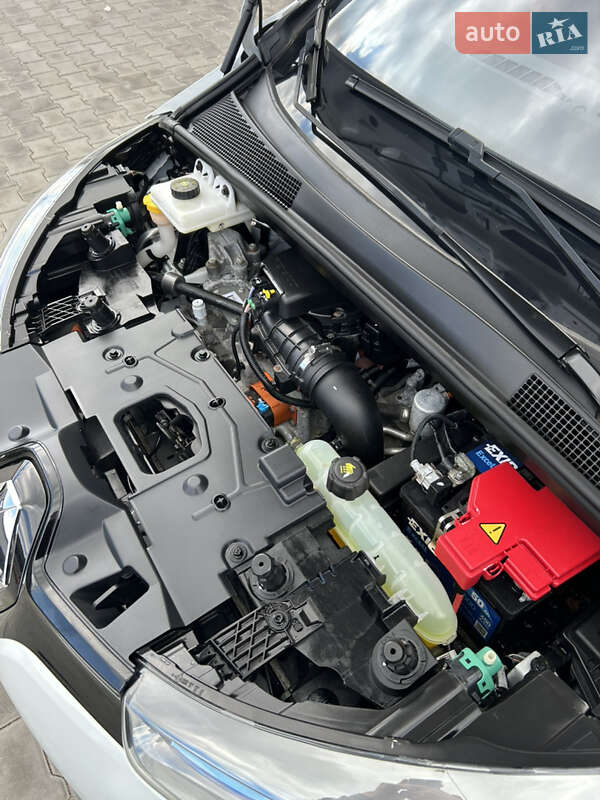 Хэтчбек Renault Zoe 2016 в Вознесенске