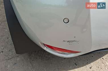 Хэтчбек Renault Zoe 2016 в 