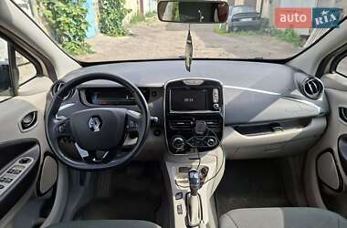 Хэтчбек Renault Zoe 2016 в 