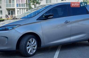 Хэтчбек Renault Zoe 2016 в 