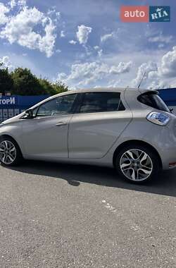 Хэтчбек Renault Zoe 2017 в 
