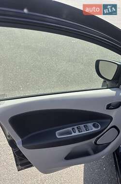 Хэтчбек Renault Zoe 2016 в 