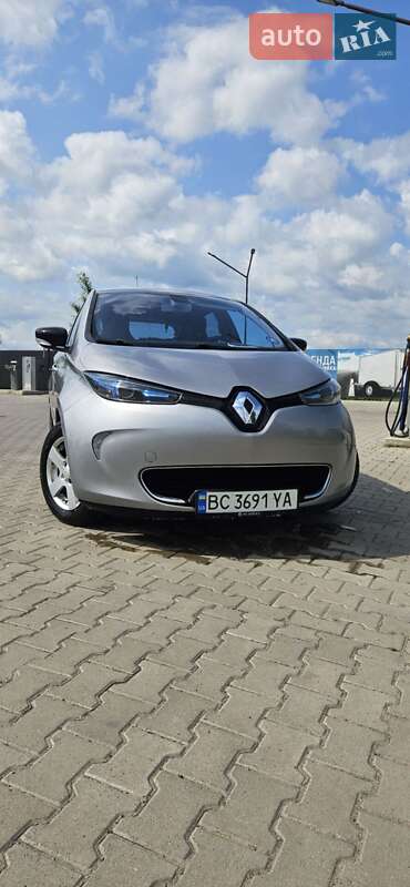Хэтчбек Renault Zoe 2015 в 