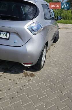 Хэтчбек Renault Zoe 2015 в 