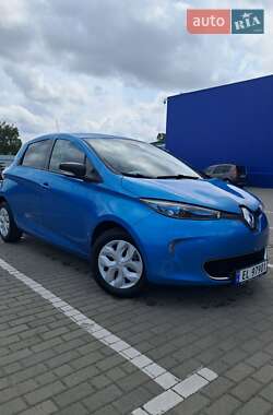 Хэтчбек Renault Zoe 2016 в 