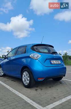 Хэтчбек Renault Zoe 2016 в 