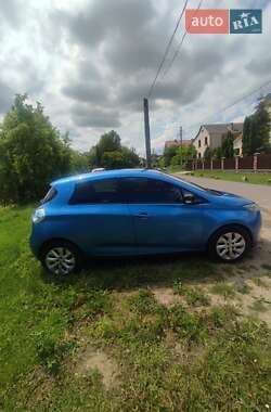 Хэтчбек Renault Zoe 2016 в 