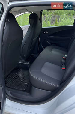 Хэтчбек Renault Zoe 2018 в 