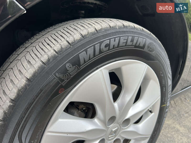 Хэтчбек Renault Zoe 2014 в Хмельницком