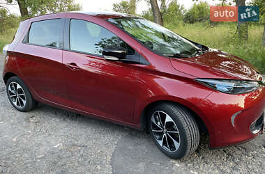 Хэтчбек Renault Zoe 2017 в 