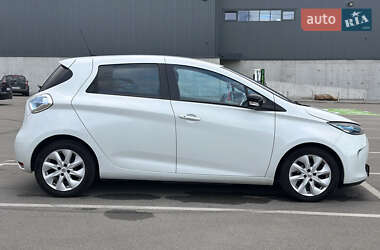 Хэтчбек Renault Zoe 2015 в 