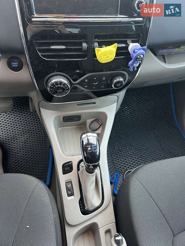Хэтчбек Renault Zoe 2015 в Киеве