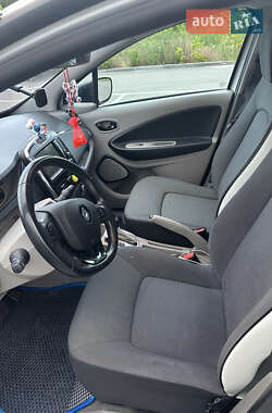 Хэтчбек Renault Zoe 2015 в 